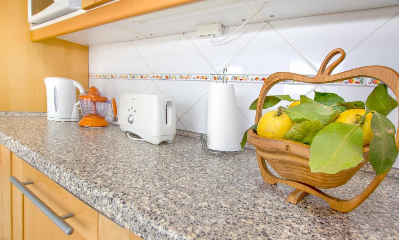 Guesthouse Le Reve Mogan Bagian luar foto