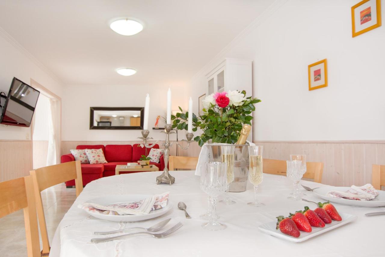 Guesthouse Le Reve Mogan Bagian luar foto